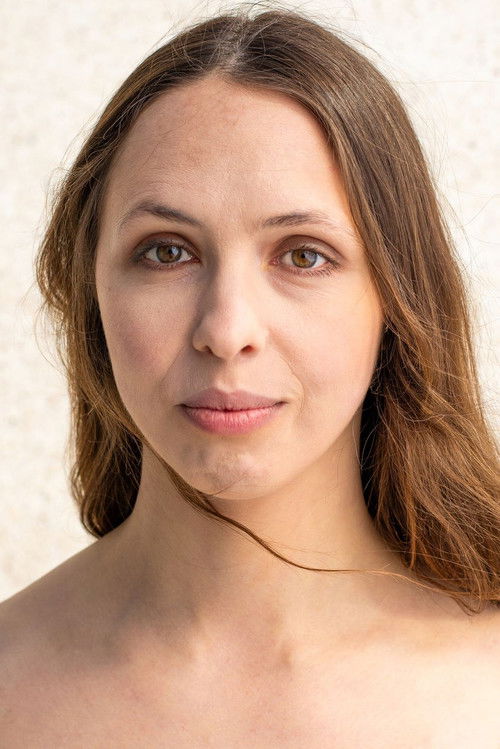 Elin Hilläng as Jennie