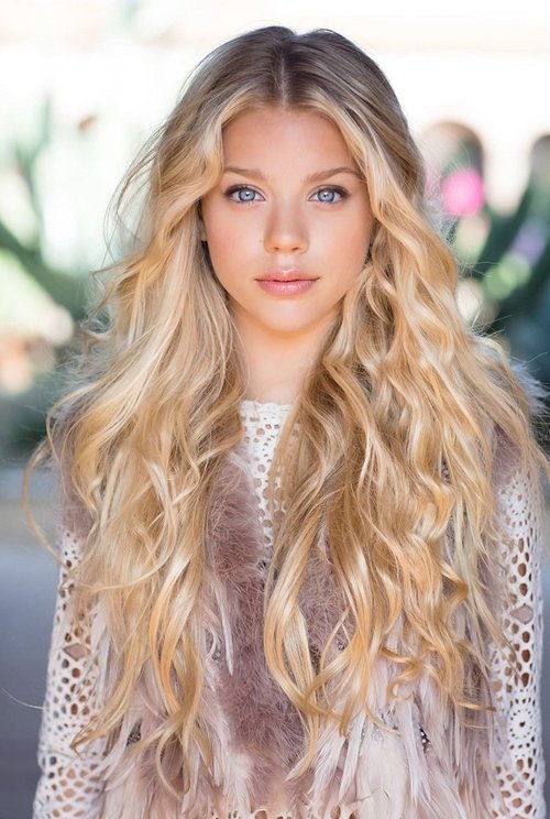 Kaylyn Slevin as Wiki