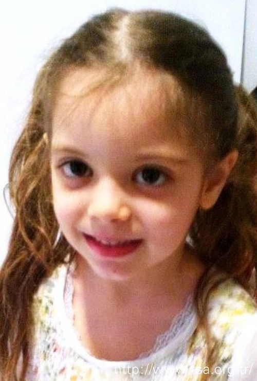 Asel Yalın as Asmin