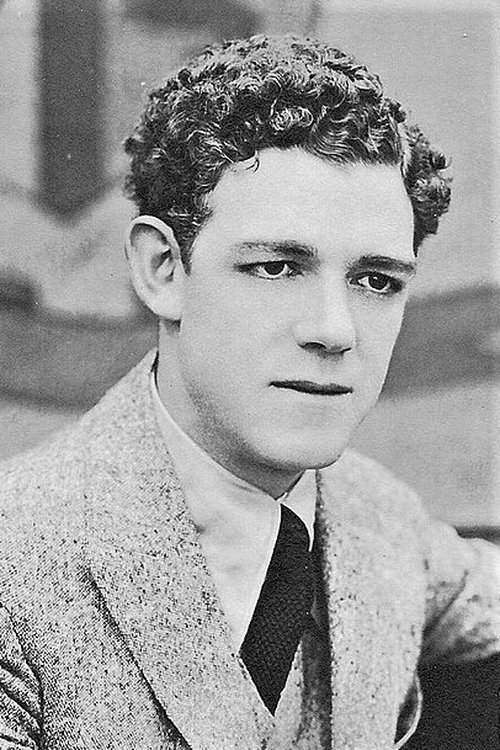 Albert Austin as Clown (uncredited)