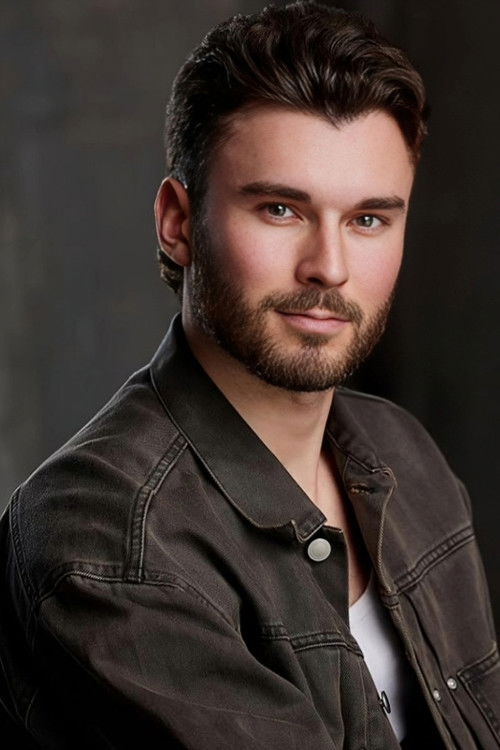 Quest De Salvo as Collin Thompson