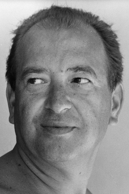 Antonio Pietrangeli as Psychiatrist (uncredited)