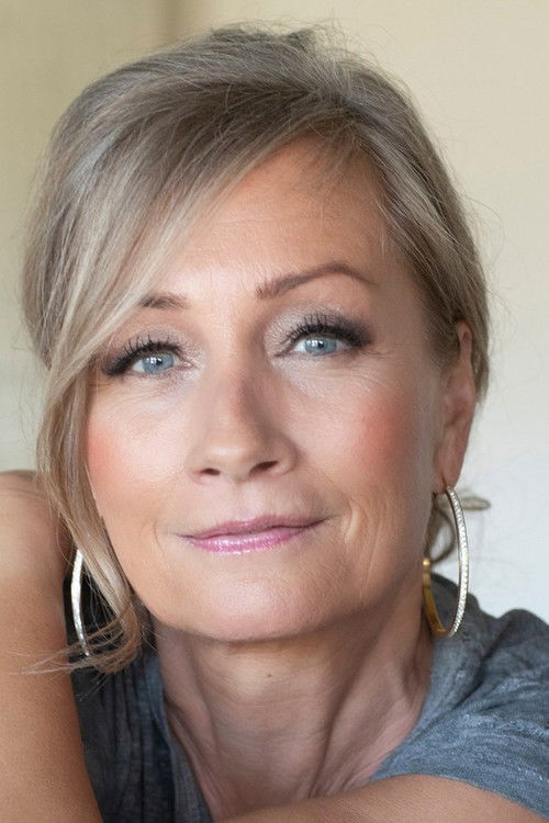 Maria Montell as Vært