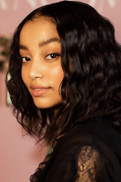 Razan Nassar as Amber