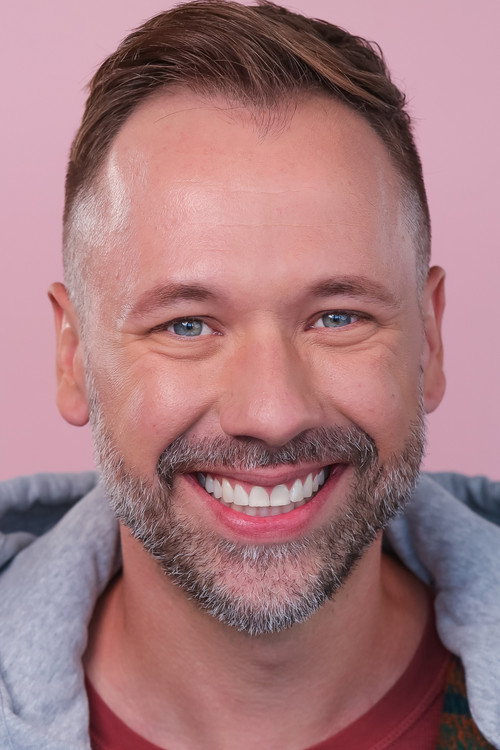 Shane Kenyon as Matt