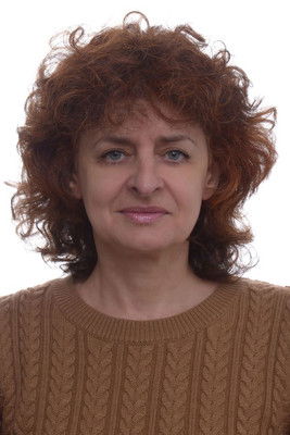 Etl Szyc as Szona Grossman