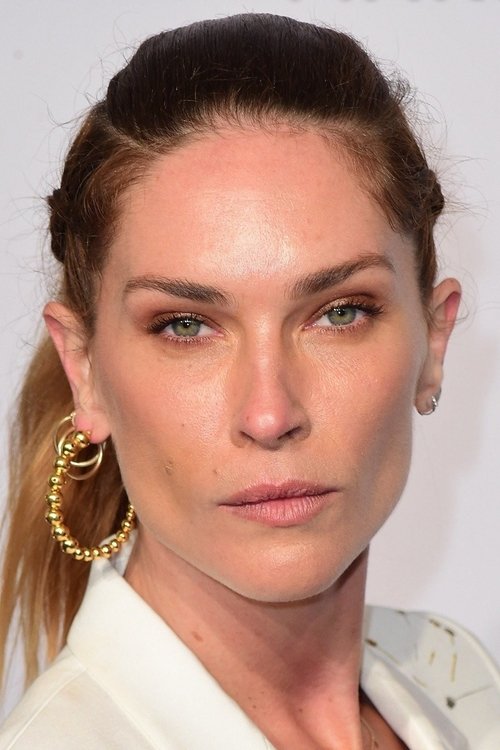 Erin Wasson as Vadoma