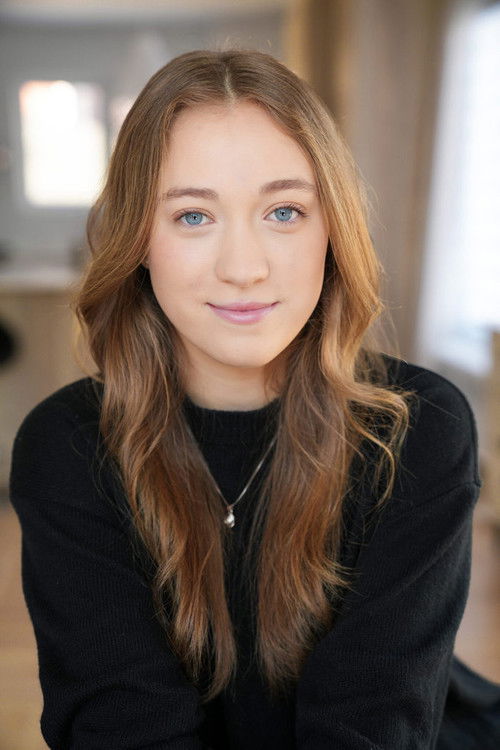 Constance Munger as Chloé