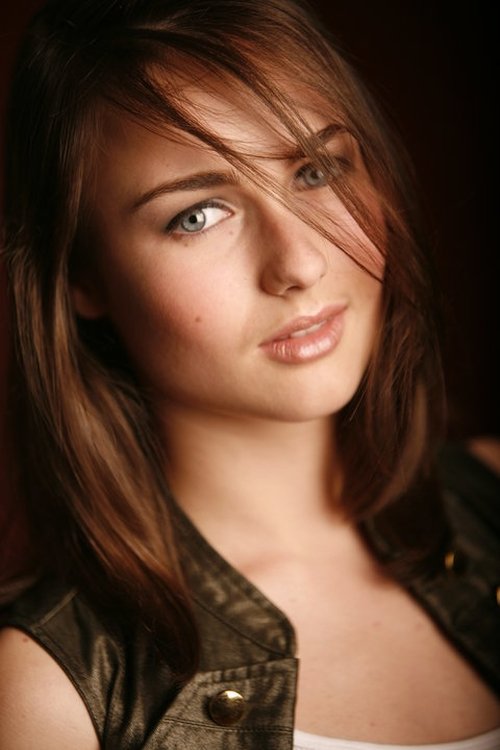 Viktoria Vinyarska as Sonya