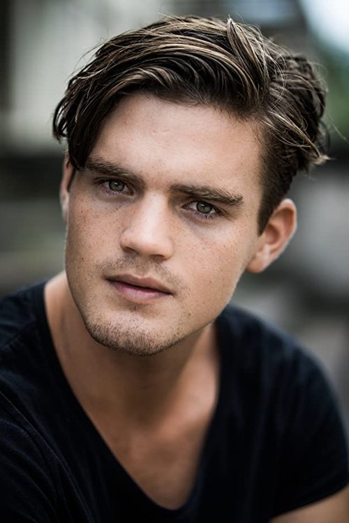 Paul Triller as Jonas Kramer