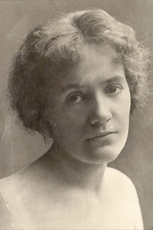 Ebba Lindkvist as Annika