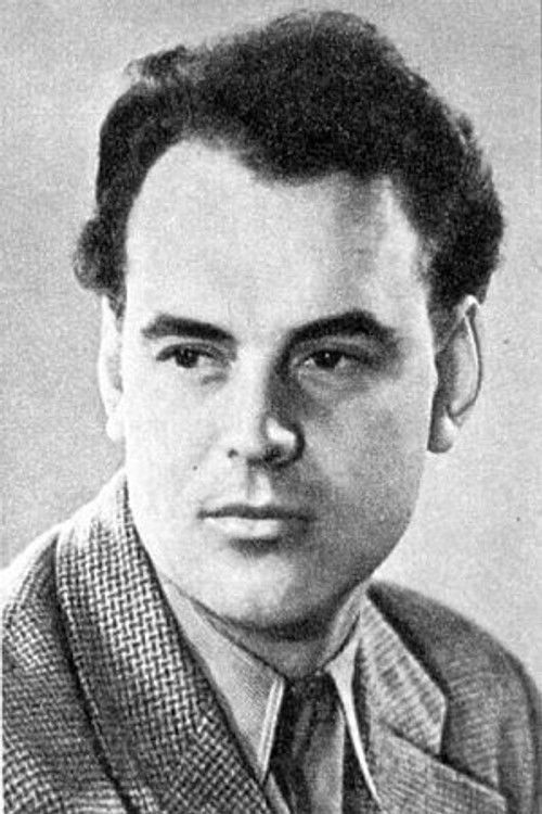 Lev Zolotukhin as Colonel Pavel Korolyov