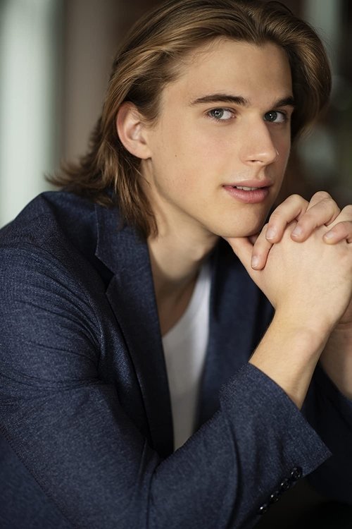 Alec Ludacka as Mike