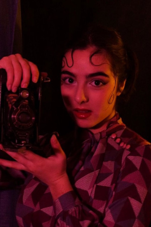 Emma Delaveau as Assistante de GG