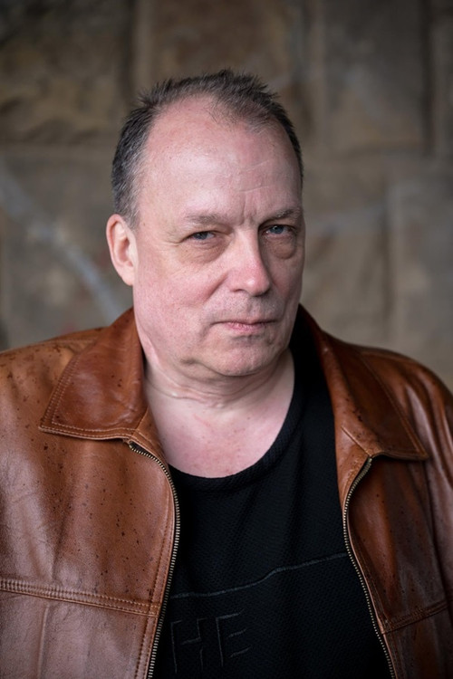 Freigeist van Tazzy as Gangster Frank