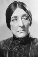 Emily Fitzroy as Guest at Banquet (uncredited)