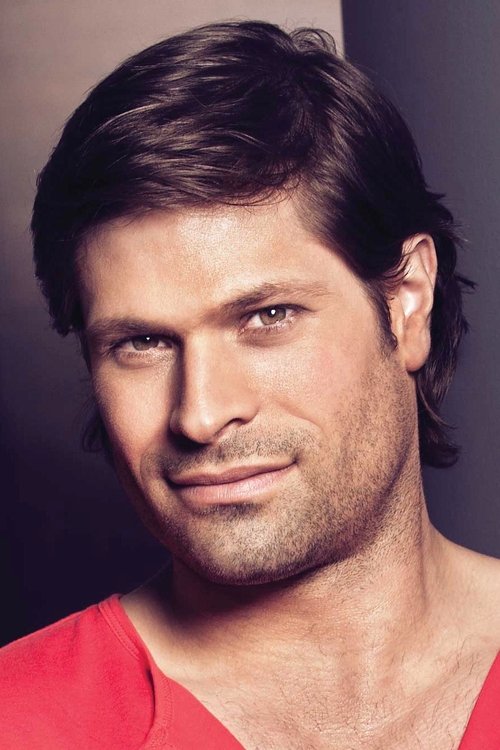 Sébastien Louis-XVI as Max the Enchanter