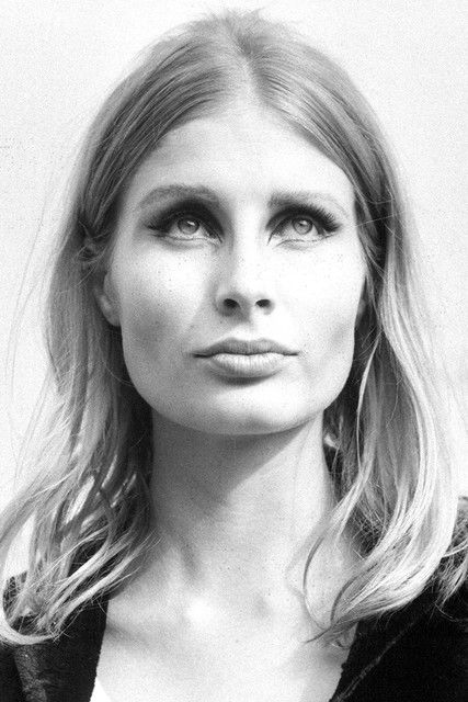 Donna Michelle as Karine