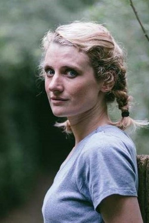 Indra Cauwels as Helena