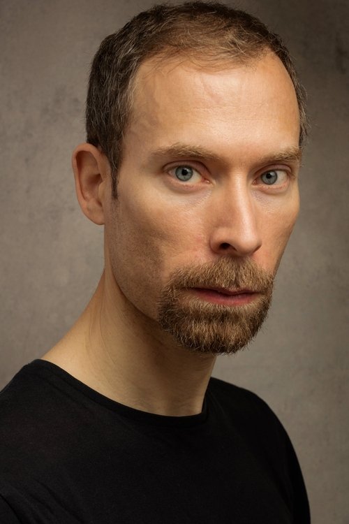 Matteo Pasquini as Claude