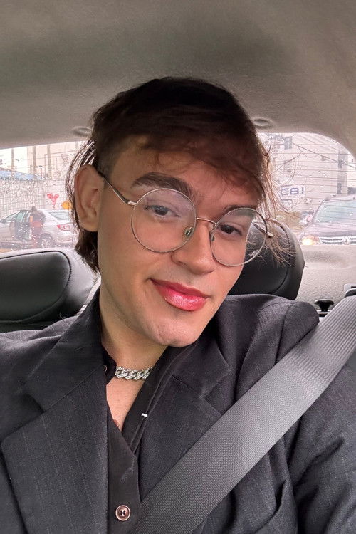 Aari Diaz as Interviewer