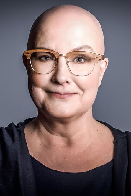 Martina Treger as Narrator (voice)