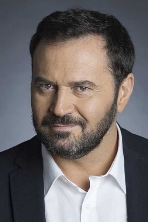 Elías Pelayo as Martínez Anido