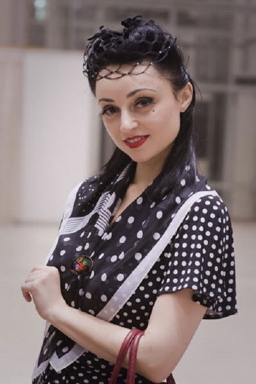 Lyalya Bezhetskaya as Sofiya