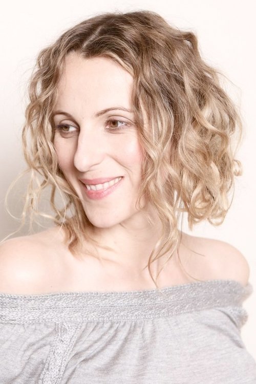 Maïdi Roth as Jeanne