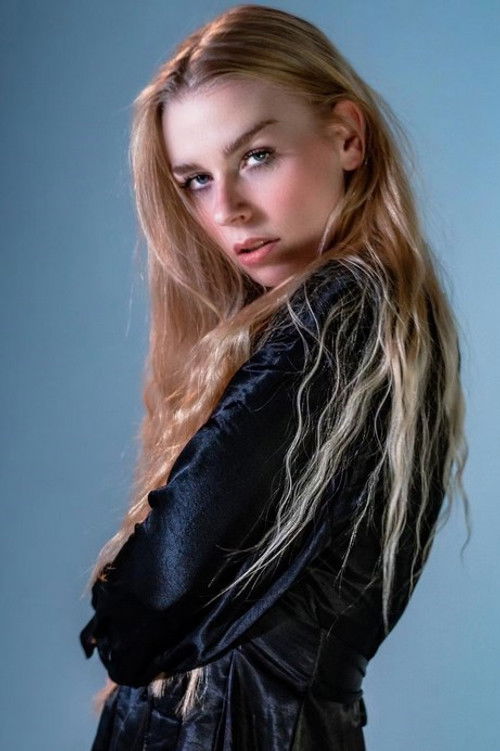 Anna Maria Heyne as Psychotische Hohe Stimme