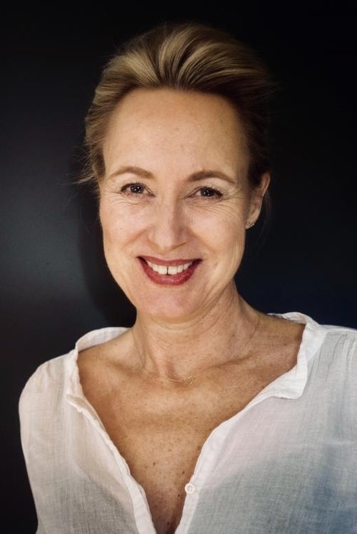 Valerie Bauchau as Françoise Crespi