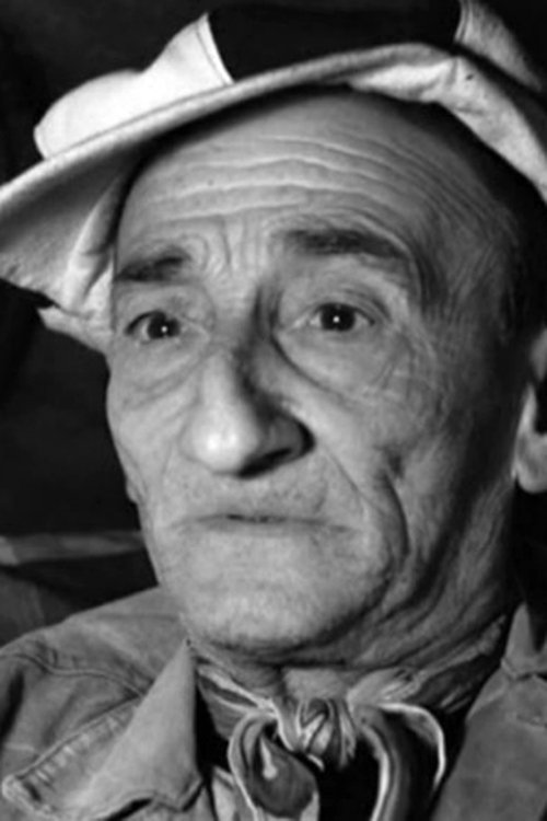 Carlo Pisacane as Grandfather of Gabriella