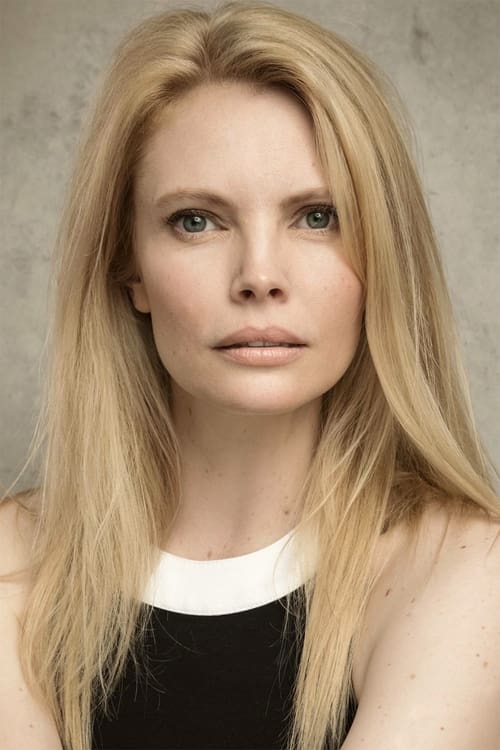 Nathalie Cox as Tracey