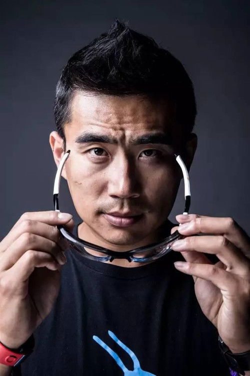 Guan Yadi as 超市顾客