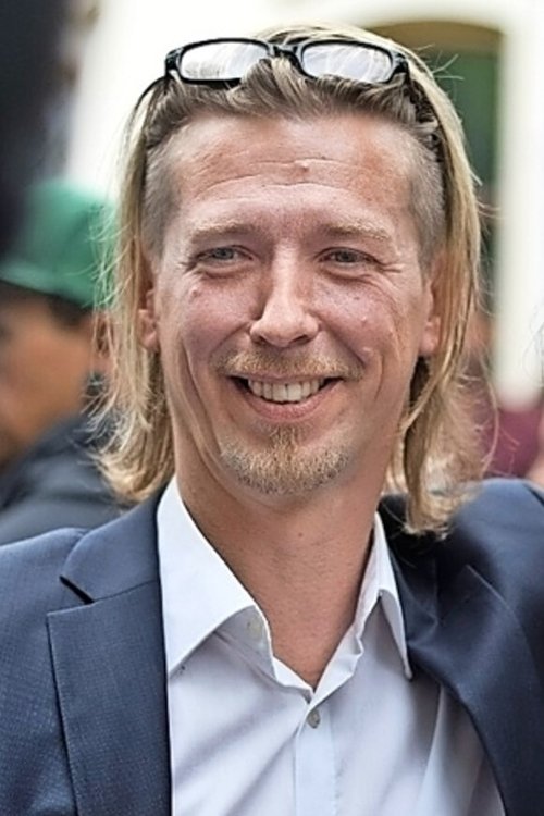 Sven Wittek as Svenni