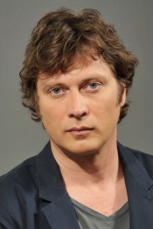 Levent Kazak as Dimitri