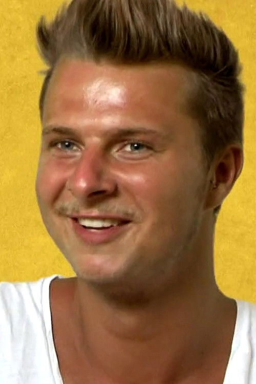 Vincent Shogun as Vincent