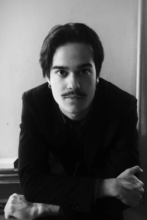 Arseniy Vizzhachiy as Doctor