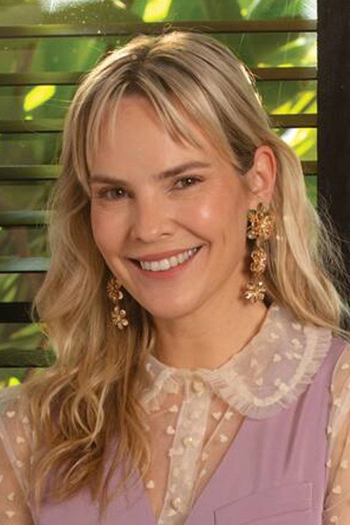 Muni Seligmann as Michelle Black