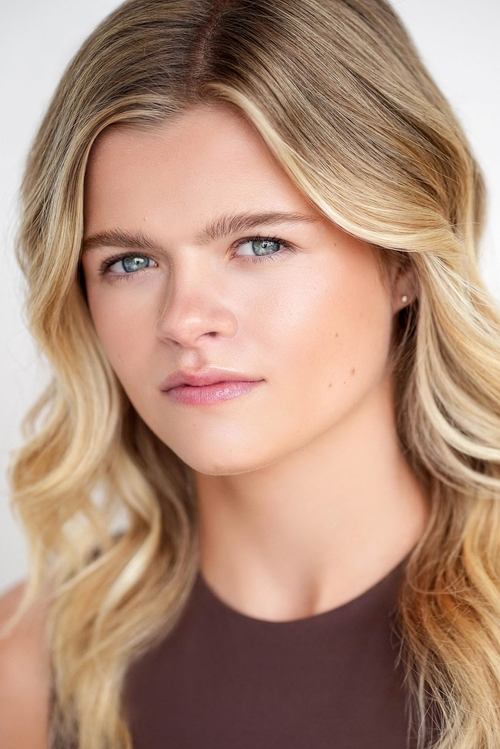 Lauren McNamara as Emily Callan