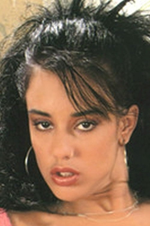 Mia Powers as Ginger