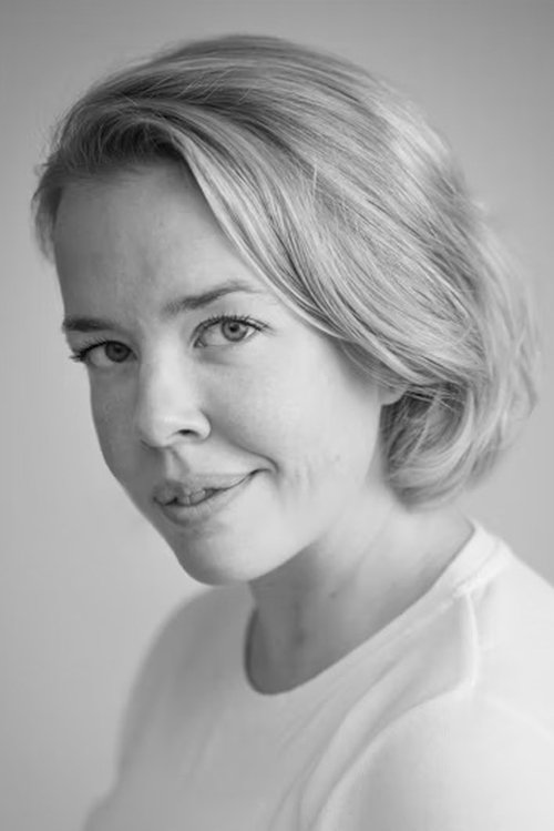 Ragne Grande as Amy Lange