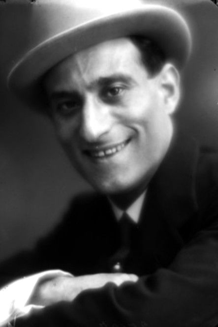 Luigi Almirante as Don Cirillo
