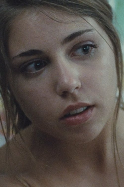 Justine Lerooy as Natacha