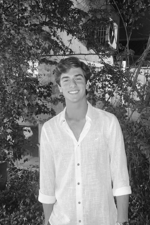 Iago Serrate as Luca Ferrante