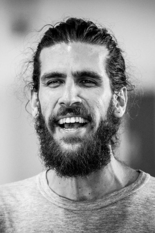 Vinicius Bustani as Homem da Agência