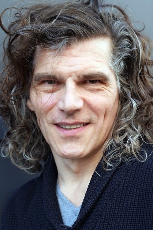 Yann Trégouët as Antoine