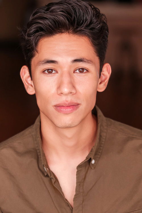 Edgar de Santiago as Raymond