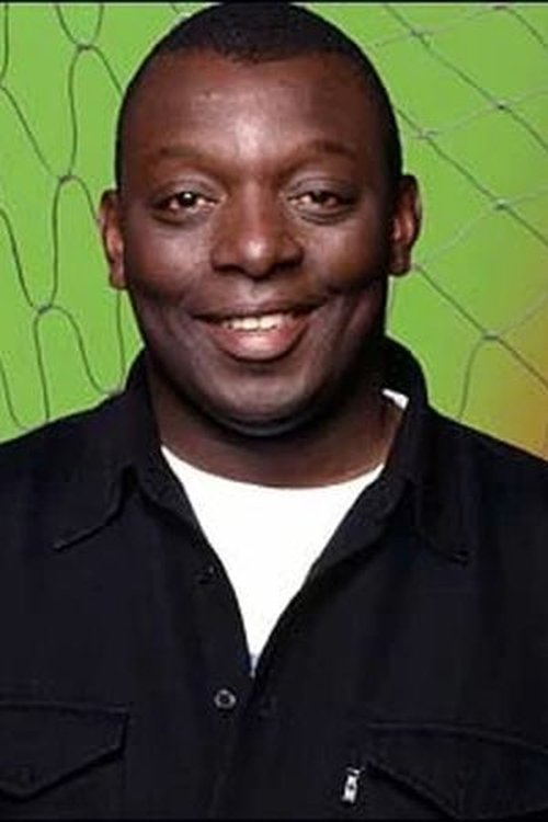 Garth Crooks as Self - Analyst