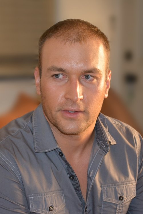 Dmitri Raskes as